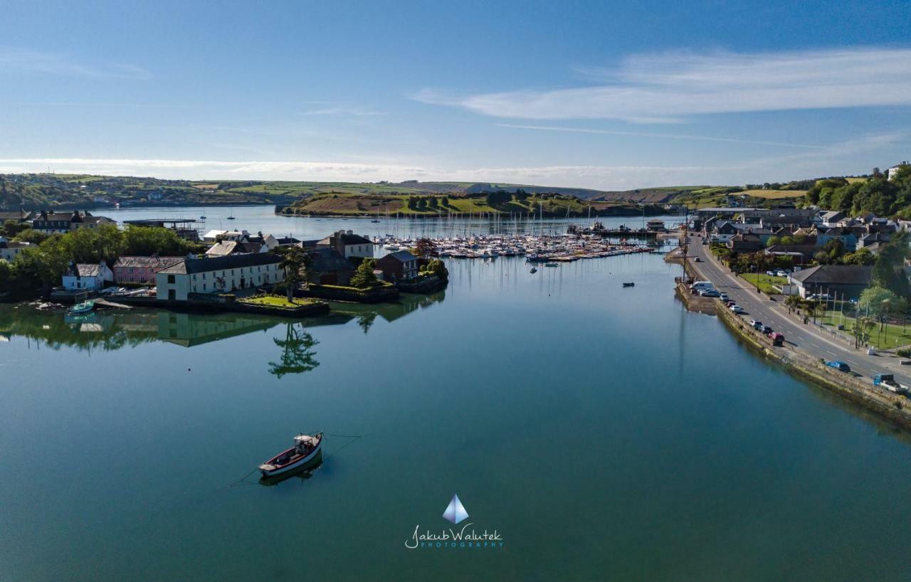 Отель Pier House Кинсэйл Экстерьер фото